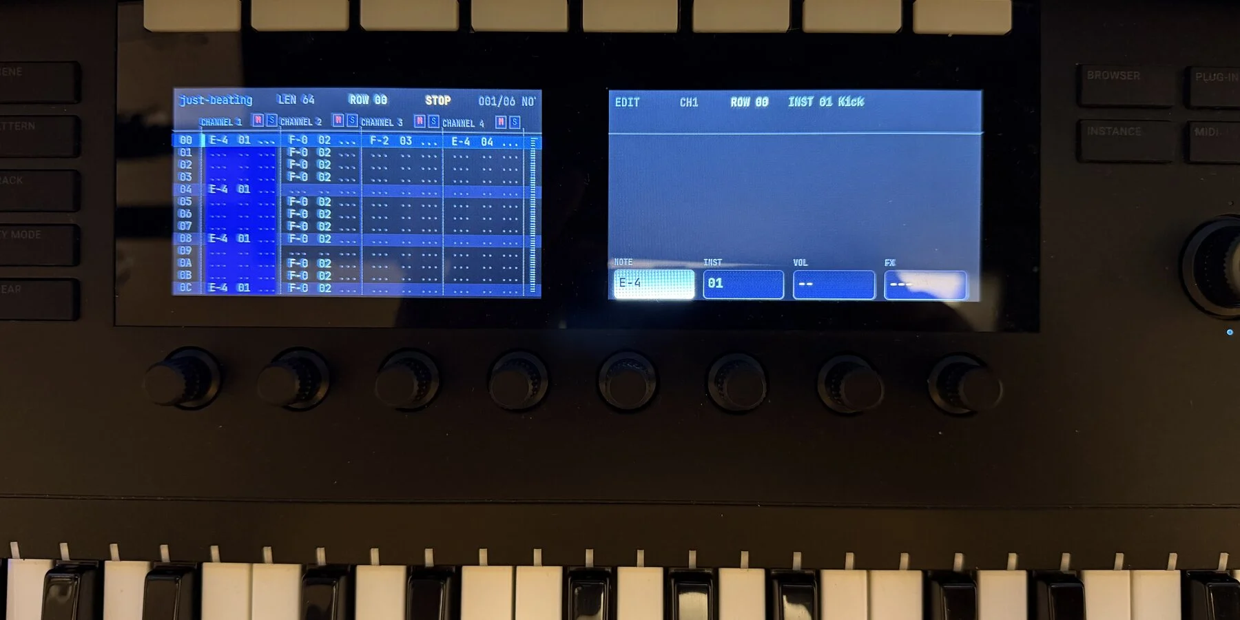 Paulinche's pattern editor and cell editor running on the two displays of a Native Instruments Komplete Kontrol keyboard